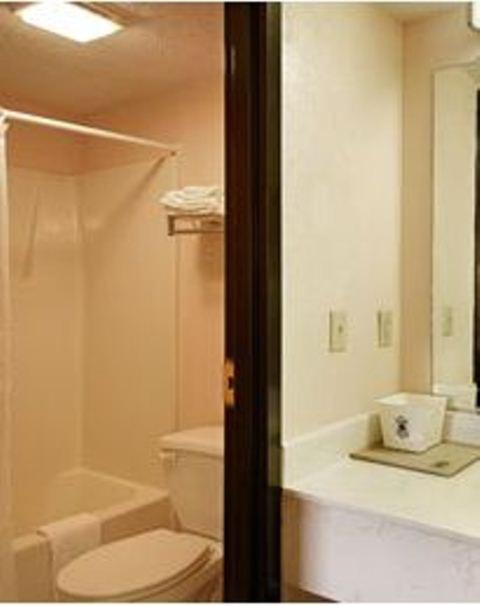 Super 8 by Wyndham Columbia