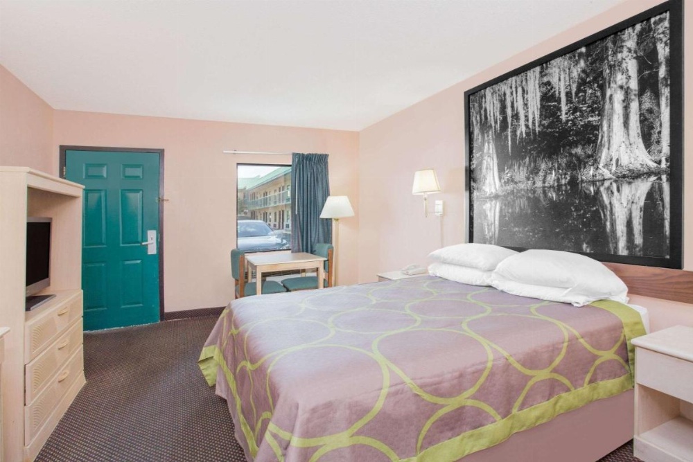 Super 8 by Wyndham Columbia Image 11
