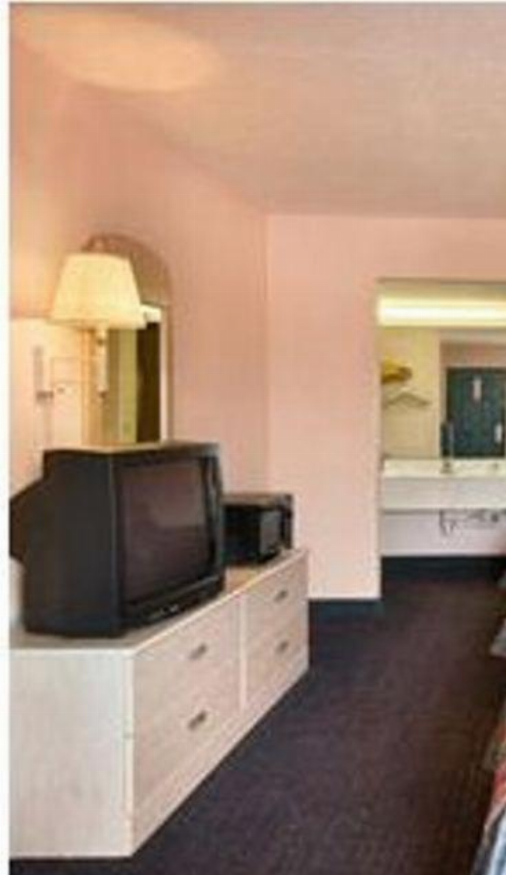 Super 8 by Wyndham Columbia Main image